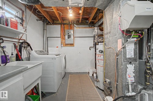 7550 81 Avenue Nw, Edmonton, AB - Indoor Photo Showing Laundry Room
