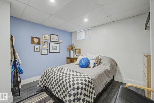 7550 81 Avenue Nw, Edmonton, AB - Indoor Photo Showing Bedroom