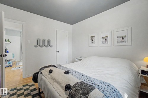 7550 81 Avenue Nw, Edmonton, AB - Indoor Photo Showing Bedroom