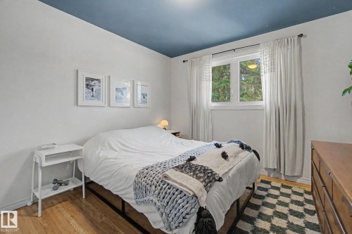 7550 81 Avenue Nw, Edmonton, AB - Indoor Photo Showing Bedroom