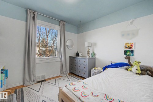 7550 81 Avenue Nw, Edmonton, AB - Indoor Photo Showing Bedroom