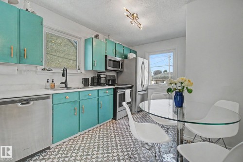 7550 81 Avenue Nw, Edmonton, AB - Indoor