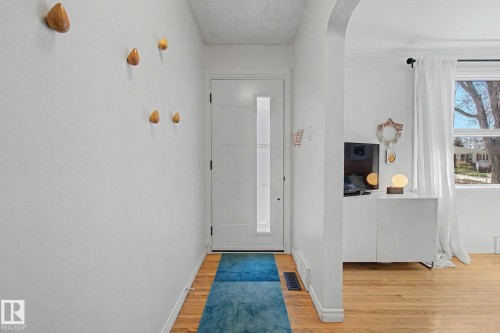 7550 81 Avenue Nw, Edmonton, AB - Indoor Photo Showing Other Room
