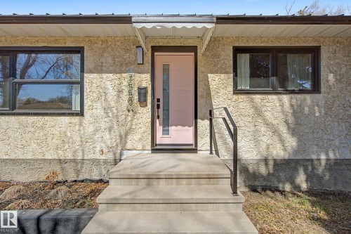 7550 81 Avenue Nw, Edmonton, AB - Outdoor
