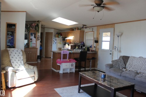 4610 51 Avenue, Myrnam, AB - Indoor Photo Showing Living Room