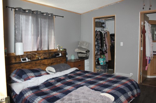 4610 51 Avenue, Myrnam, AB - Indoor Photo Showing Bedroom