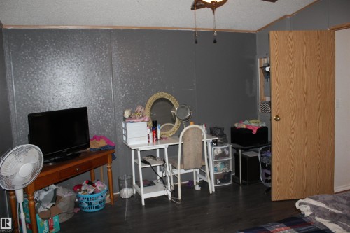 4610 51 Avenue, Myrnam, AB - Indoor