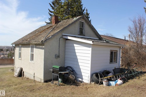 4610 51 Avenue, Myrnam, AB - Outdoor With Exterior
