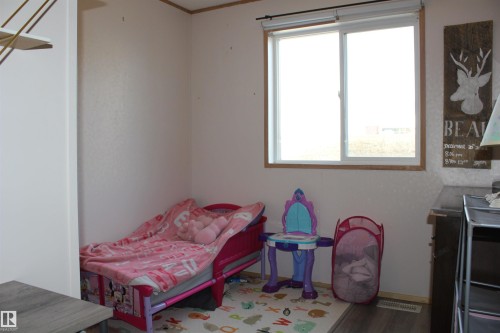 4610 51 Avenue, Myrnam, AB - Indoor Photo Showing Bedroom