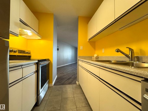 119 6720 158 Avenue, Edmonton, AB - Indoor Photo Showing Kitchen With Double Sink
