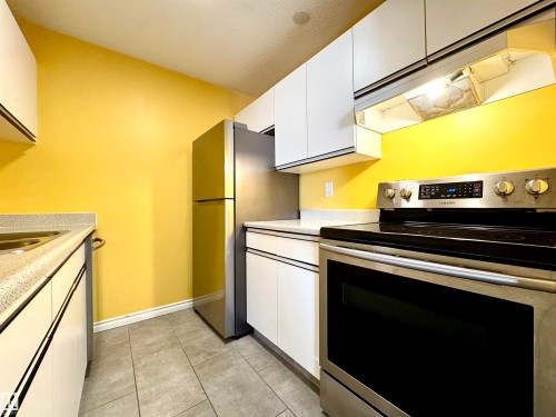 119 6720 158 Avenue, Edmonton, AB - Indoor Photo Showing Kitchen