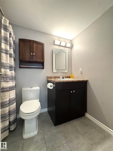 119 6720 158 Avenue, Edmonton, AB - Indoor Photo Showing Bathroom