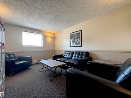 119 6720 158 Avenue, Edmonton, AB - Indoor Photo Showing Living Room