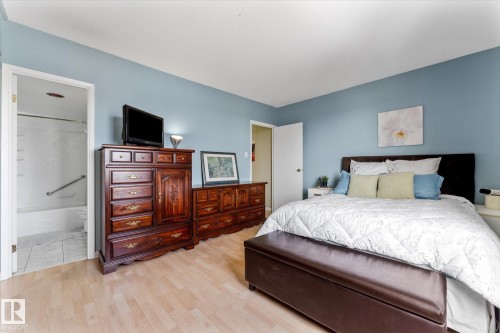 1105 9809 110 Street, Edmonton, AB - Indoor Photo Showing Bedroom