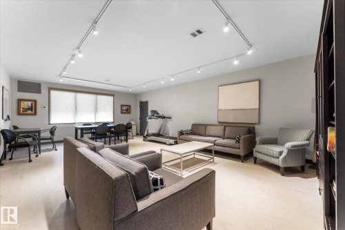 1105 9809 110 Street, Edmonton, AB - Indoor