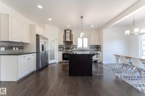 2804 Watcher Court, Edmonton, AB - Indoor Photo Showing Kitchen With Upgraded Kitchen