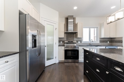 2804 Watcher Court, Edmonton, AB - Indoor Photo Showing Kitchen With Upgraded Kitchen