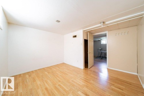 7812 128 Avenue, Edmonton, AB - Indoor Photo Showing Other Room