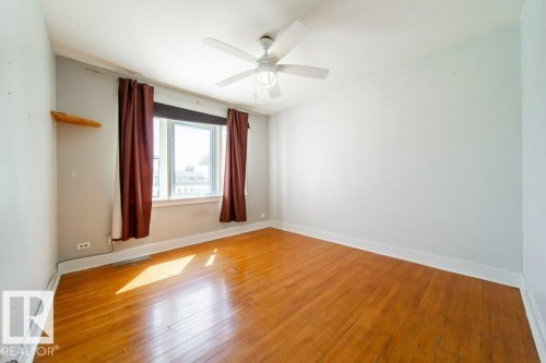 7812 128 Avenue, Edmonton, AB - Indoor Photo Showing Other Room