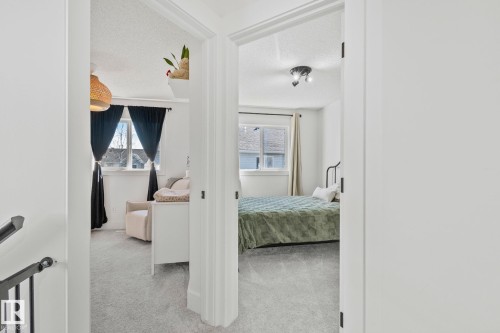 Image quality insufficient for description - 53 2503 24 Street, Edmonton, AB - Indoor