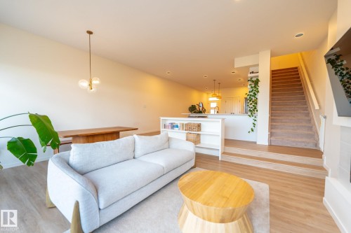 3315 Kulay Way, Edmonton, AB - Indoor Photo Showing Living Room