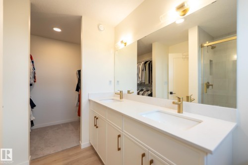 3315 Kulay Way, Edmonton, AB - Indoor Photo Showing Bathroom