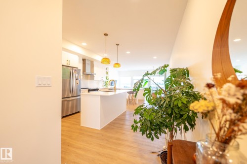 3315 Kulay Way, Edmonton, AB - Indoor Photo Showing Kitchen With Stainless Steel Kitchen
