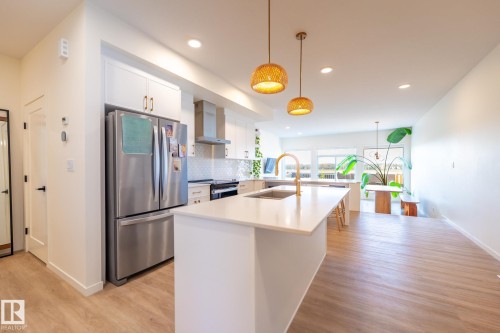 3315 Kulay Way, Edmonton, AB - Indoor Photo Showing Kitchen With Stainless Steel Kitchen With Upgraded Kitchen