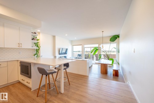 3315 Kulay Way, Edmonton, AB - Indoor Photo Showing Kitchen