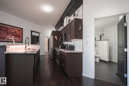 412 9503 101 Avenue, Edmonton, AB - Indoor Photo Showing Kitchen