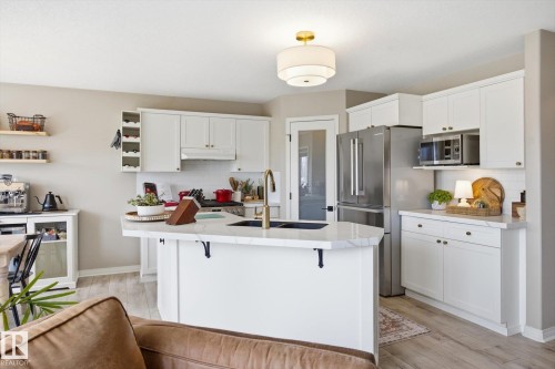 33 Grayridge Crescent, Stony Plain, AB - Indoor Photo Showing Kitchen With Double Sink