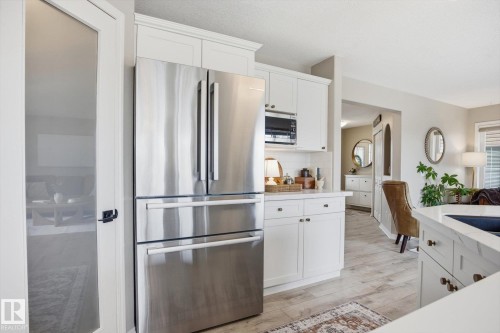 33 Grayridge Crescent, Stony Plain, AB - Indoor Photo Showing Kitchen With Stainless Steel Kitchen With Upgraded Kitchen