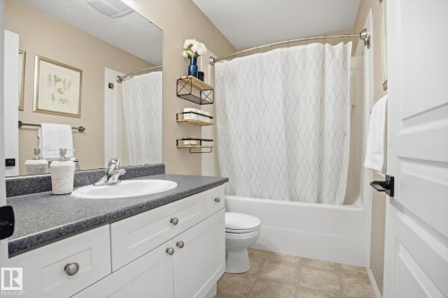 33 Grayridge Crescent, Stony Plain, AB - Indoor Photo Showing Bathroom