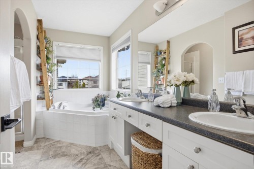 33 Grayridge Crescent, Stony Plain, AB - Indoor Photo Showing Bathroom