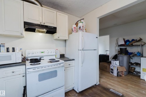 Image quality insufficient for description - 12223 127 Street, Edmonton, AB - Indoor Photo Showing Kitchen