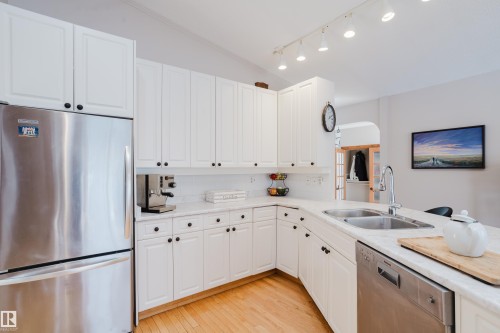 4212 Aspen Drive E, Edmonton, AB - Indoor Photo Showing Kitchen With Double Sink