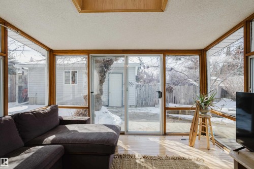 4212 Aspen Drive E, Edmonton, AB - Indoor