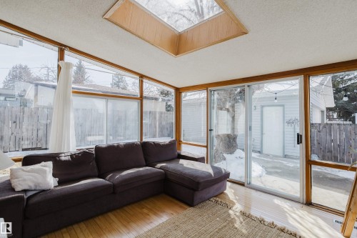 4212 Aspen Drive E, Edmonton, AB - Indoor