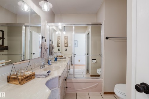 4212 Aspen Drive E, Edmonton, AB - Indoor Photo Showing Bathroom