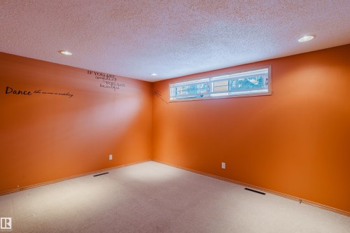 4212 Aspen Drive E, Edmonton, AB - Indoor Photo Showing Other Room