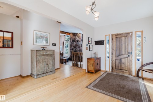 4212 Aspen Drive E, Edmonton, AB - Indoor Photo Showing Other Room