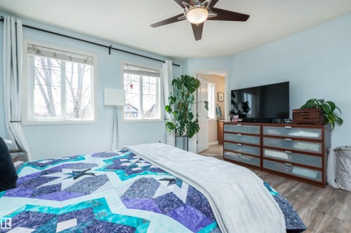 12204 18 Avenue, Edmonton, AB - Indoor Photo Showing Bedroom