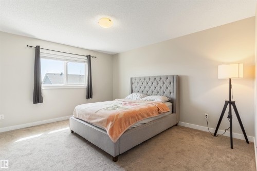 8011 Evans Crescent, Edmonton, AB - Indoor Photo Showing Bedroom