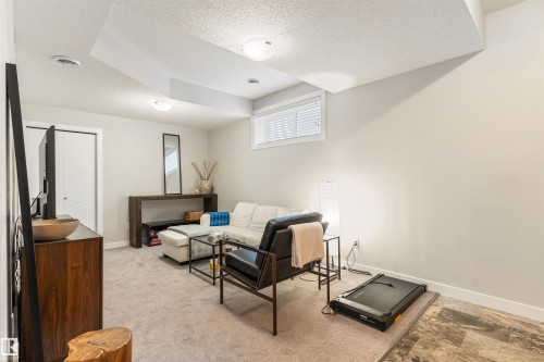 8011 Evans Crescent, Edmonton, AB - Indoor