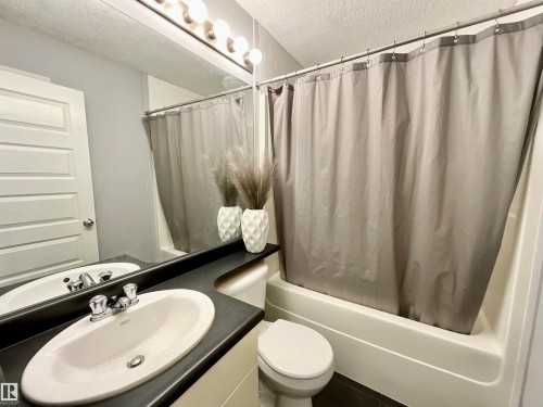 17936 85 Street, Edmonton, AB - Indoor Photo Showing Bathroom