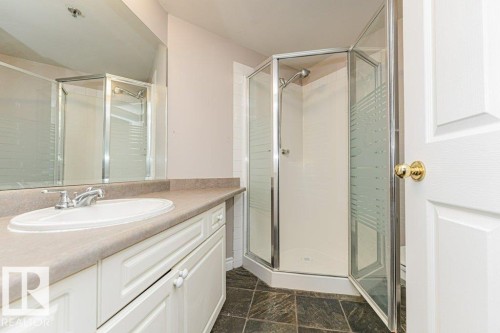 101 10809 Saskatchewan Drive, Edmonton, AB - Indoor Photo Showing Bathroom