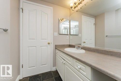 101 10809 Saskatchewan Drive, Edmonton, AB - Indoor Photo Showing Bathroom