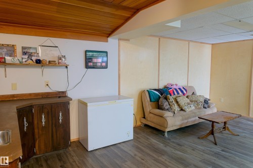 4904 43A Street, Barrhead, AB - Indoor