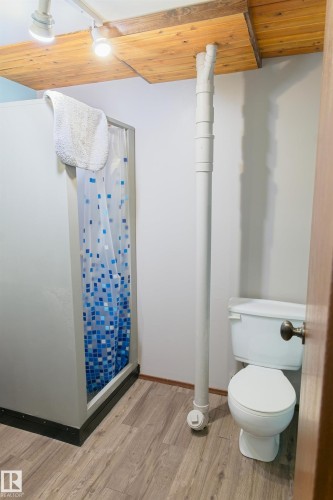 4904 43A Street, Barrhead, AB - Indoor Photo Showing Bathroom