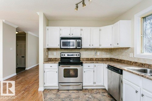 14304 32 Street, Edmonton, AB - Indoor Photo Showing Kitchen